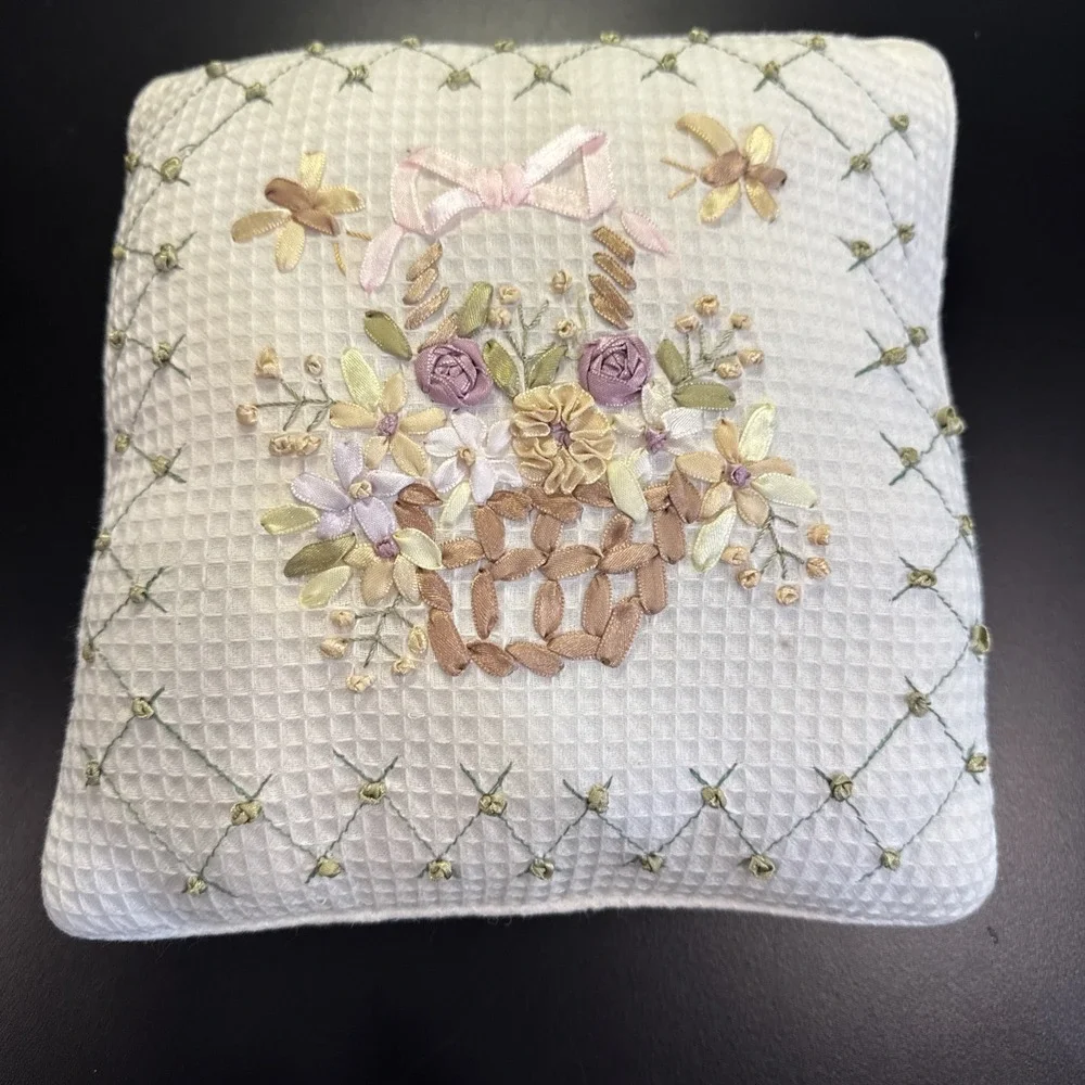 Embroidered Display Throw Pillow Ribbon Flower Basket Granny‎ Core Spring Vtg